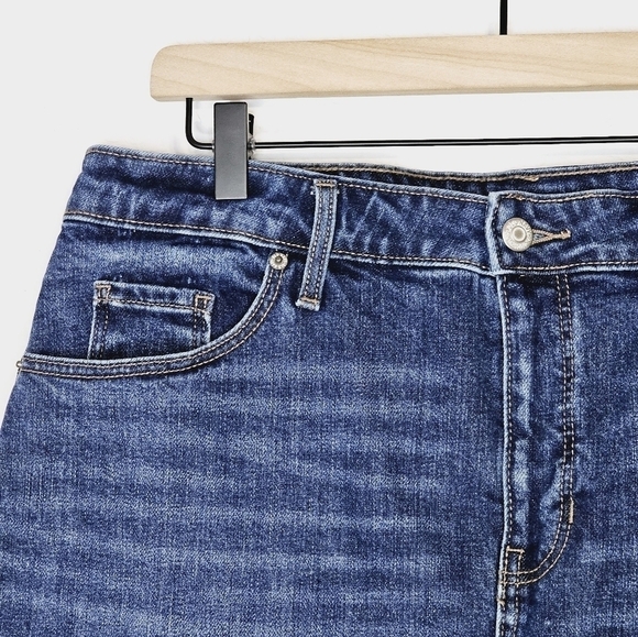 New! Old Navy High Waisted Medium Dark Wash Denim Jean Mini Skirt - Picture 3 of 8